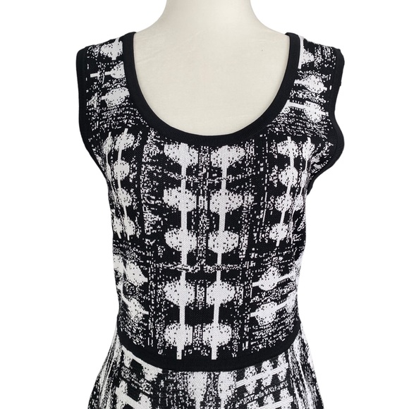 Carmen Marc Valvo Stretch Knit
Sweater Midi Dress Black White Print Medium - Picture 3 of 15